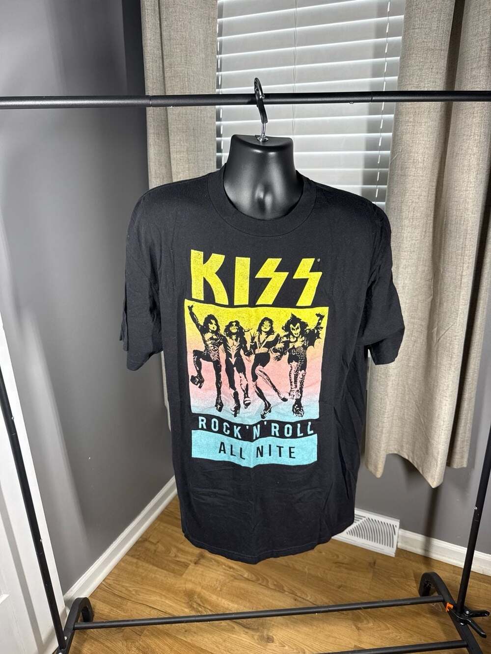 KISS Rock 'N' Roll All Nite Vintage Style Graphic T-Shirt Black XLT
